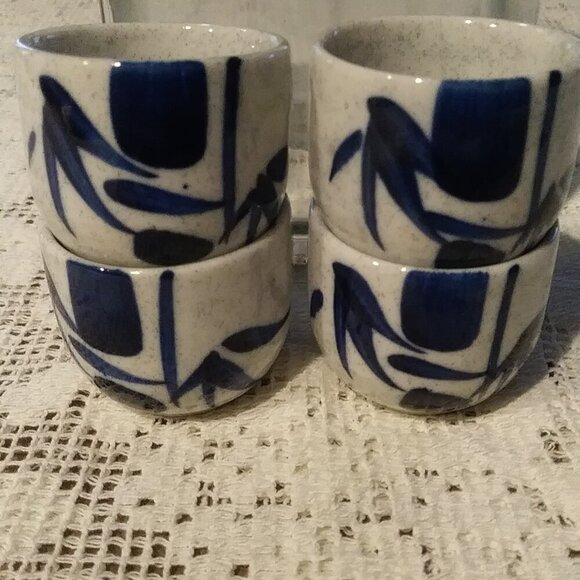 White and Blue Bamboo Japanese Ceramic Sake Bottle and 4 Cups - Picture 5 of 9